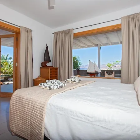 Luna Mar - Magnificent Sea Views - Private Pool - Hot Tub Villa *